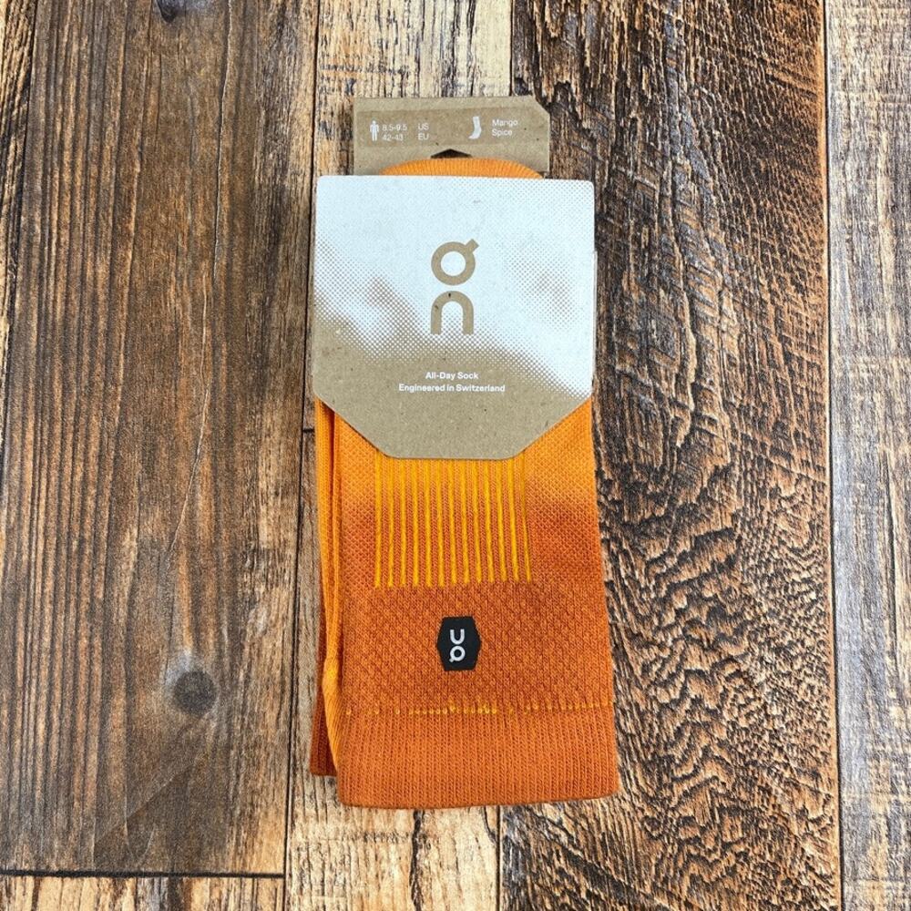 On Cloud Men's Medium Orange Cotton Polyamide All-Day Athletic Crew Socks